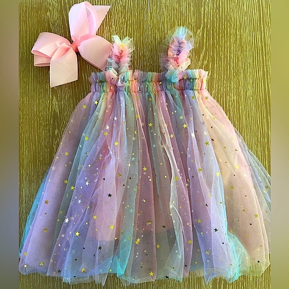 First Birthday Dress and Bubble Theme Decorations - Picture 4 of 8